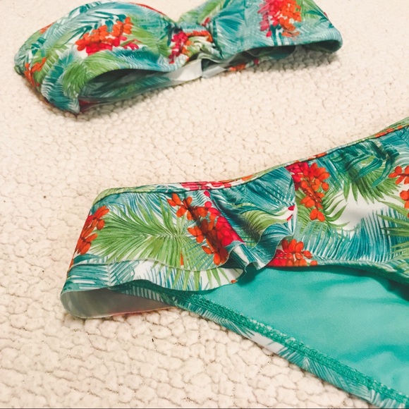 Forever 21 Palms Bikini - Picture 2 of 4